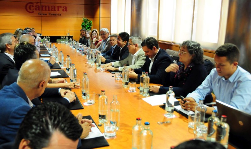 La C�mara de Comercio comparte ideas con la Asociaci�n de Municipios Tur�sticos de Canarias