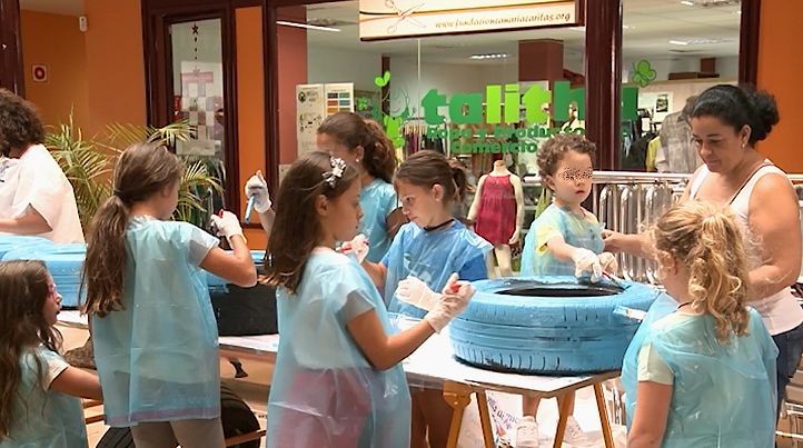 Ag�imes celebra un Taller de Dinamizaci�n y Decoraci�n de Navidad