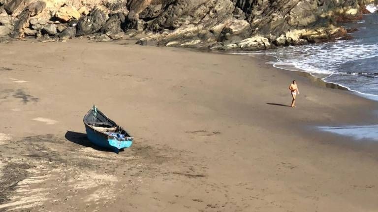 Llega una patera a la playa de Las Mujeres