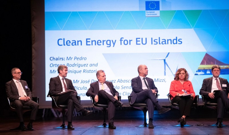 Canarias liderara la transici�n hacia un nuevo modelo energ�tico de las RUP