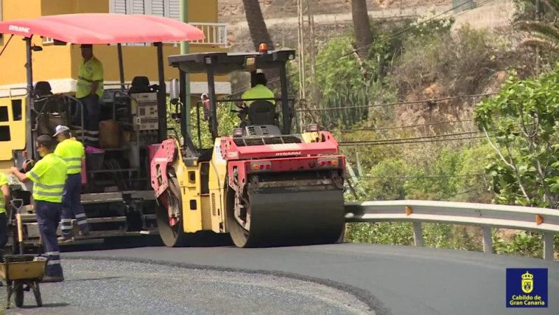 El Cabildo distribuye 2,1 millones entre los ayuntamientos para reasfaltados 