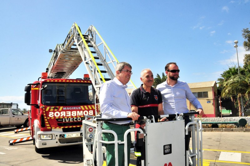 El Cuerpo de Bomberos de San Bartolom� de Tirajana cumple 50 a�os de servicios 