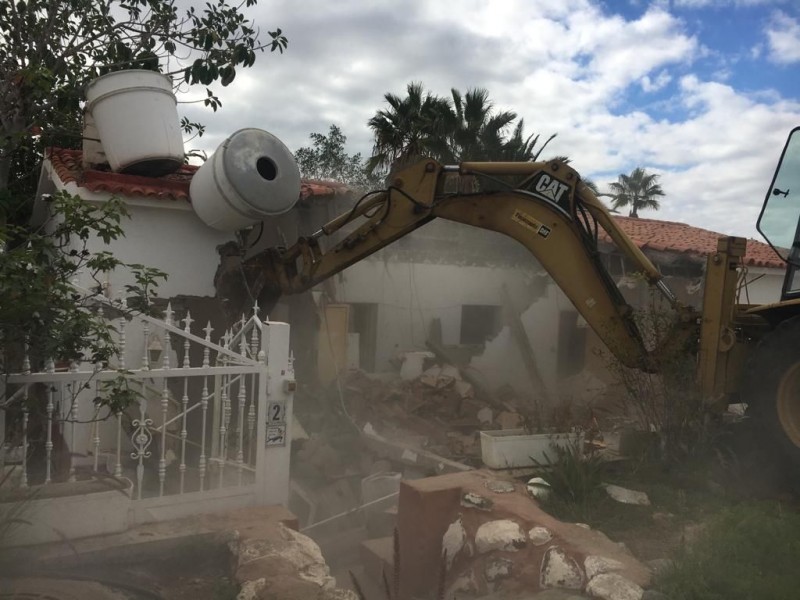 Desalojada la �ltima casa de maestros ocupada en el IES Agua�ac del Tablero