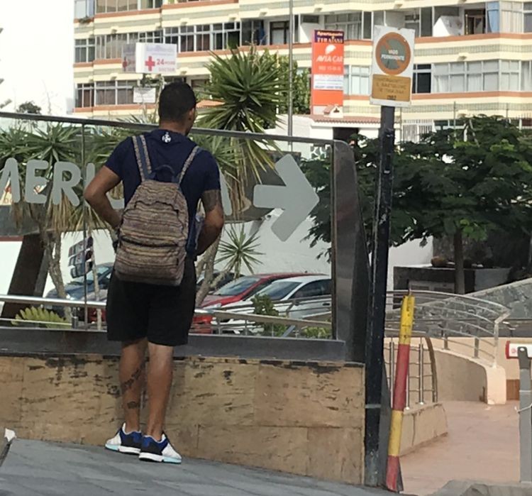 La FEHT lucha contra la venta clandestina a turistas