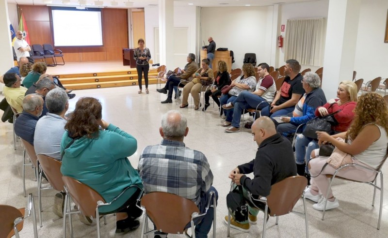 La alcaldesa Dunia Gonz�lez presenta al Consejo Ciudadano los presupuestos de Santa Luc�a para el pr�ximo a�o 