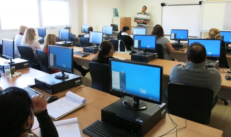 La Universidad Popular de Santa Luc�a prioriza la formaci�n, las tecnolog�as y el desarrollo personal
