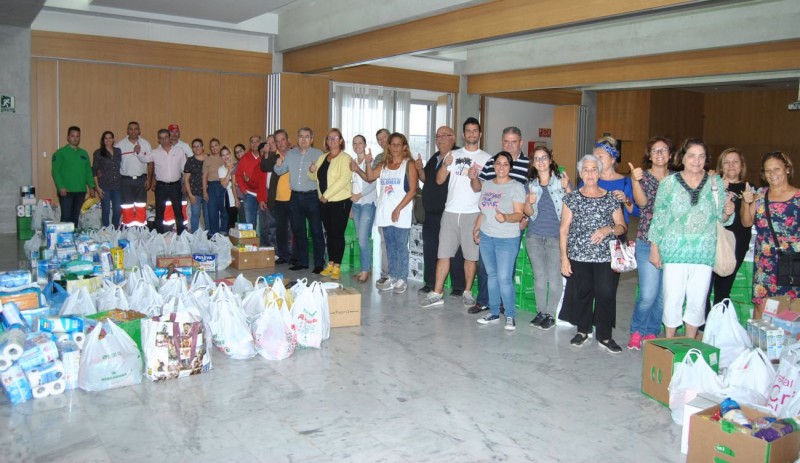 San Bartolom� de Tirajana re�nen m�s de 10 toneladas de solidaridad