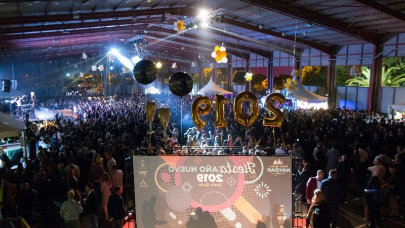 M�s de 5.000 personas dieron la bienvenida al nuevo a�o 2019 en la Karpa de Vecindario