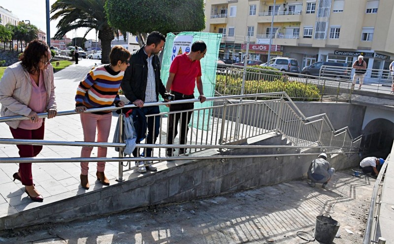 Mog�n mejora las rampas de acceso a la plaza P�rez Gald�s 
