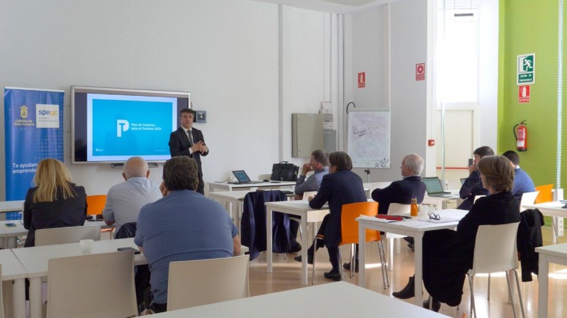 El Plan de Canarias para el Turismo 2025 debate en Gran Canaria sobre la formaci�n y el empleo en el sector 