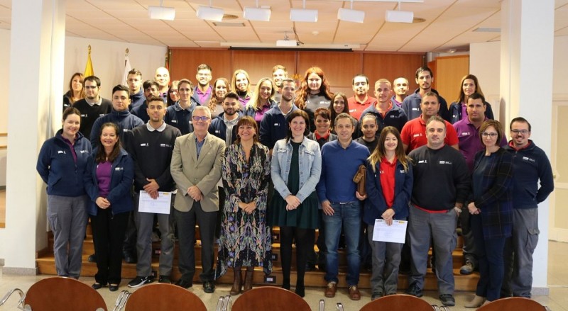 Veinticuatro j�venes de Santa Luc�a reciben el certificado profesional de Dom�tica y Telecomunicaciones 