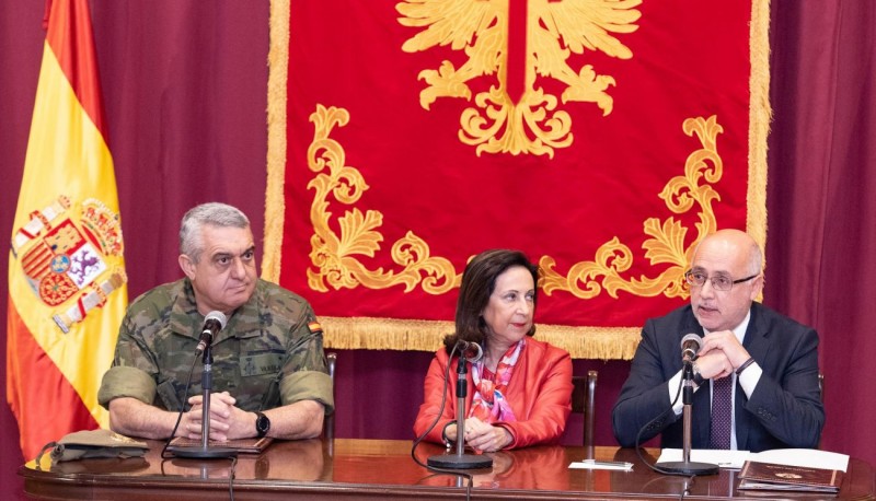 Cabildo y Ministerio de Defensa acuerdan abrir La Isleta, sus volcanes y acantilados a la ciudadan�a