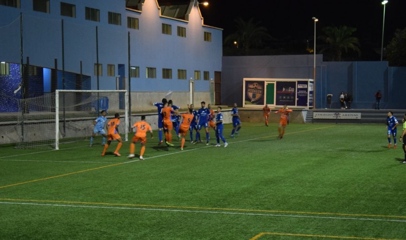 El San Fernando empata un partido frente al San Mateo que fue siempre delante en el marcador