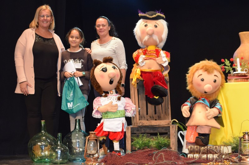 Un centenar de escolares de El Tablero se implica en el �Apadrinamiento Lector` 