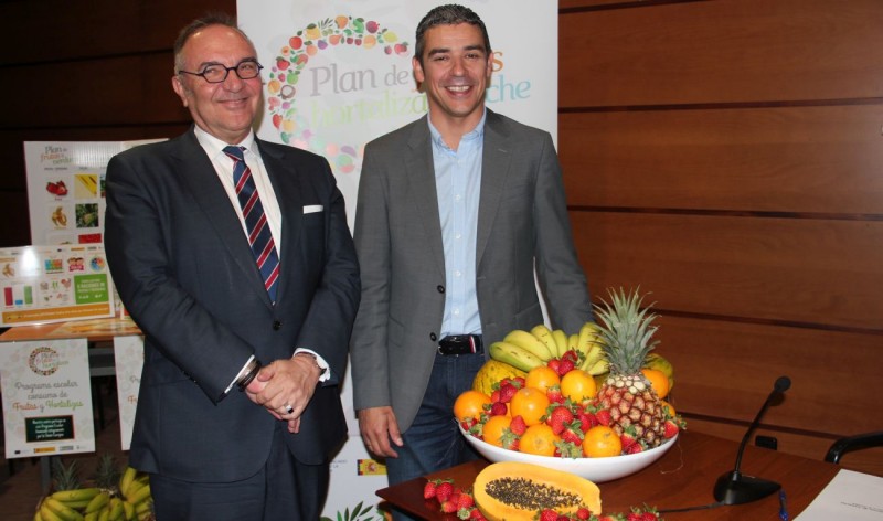 Un total de 82.957 escolares en 397 centros educativos de toda Canarias se benefician del Plan de frutas y verduras