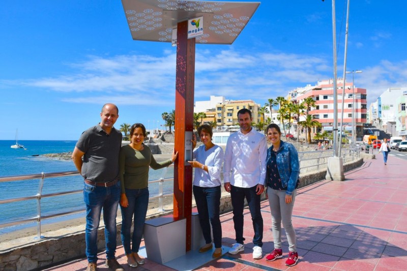 Mog�n estrena estaciones de carga ecol�gica para smartphones