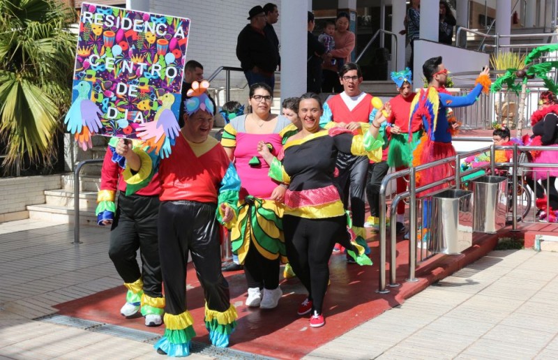 Luz y color en el carnaval de la Ciudad San Juan de Dios
