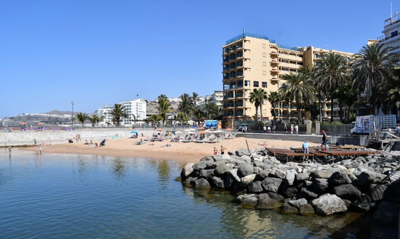 Arguinegu�n incrementa el �rea de sol�rium de la playa de La Lajilla 