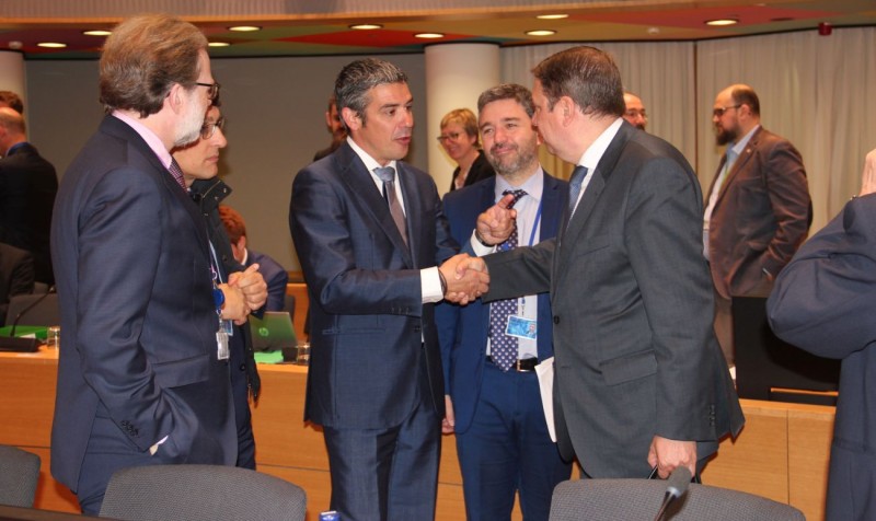 Canarias reitera la demanda en Bruselas un programa de ayudas para la pesca espec�fico para las RUP