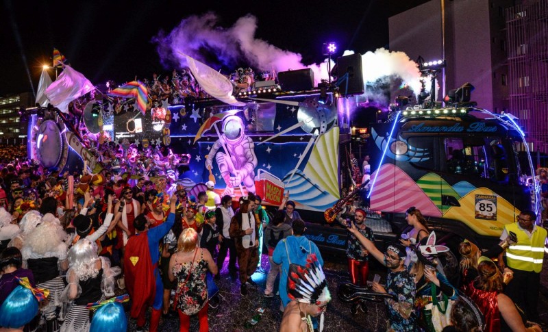 La Gran Cabalgata de Maspamoon concentra a m�s de 300.000 carnavaleros 