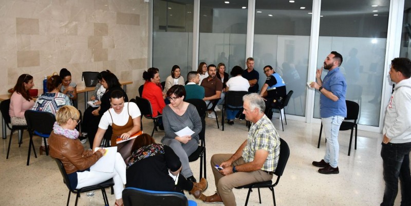 Mog�n forma a sus empleados en atenci�n al p�blico de personas con discapacidad 