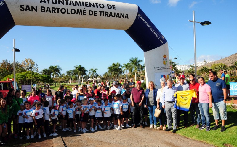 El alcalde de San Bartolom� de Tirajana abre la Carrera Solidaria del Colegio Arenas 