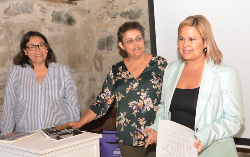 La escritora chilena Gabriela Gacit�a presenta en Maspalomas  �Daniel. Soy mujer y soy poeta`