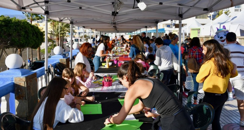 Arguinegu�n celebra su IX Feria del Libro