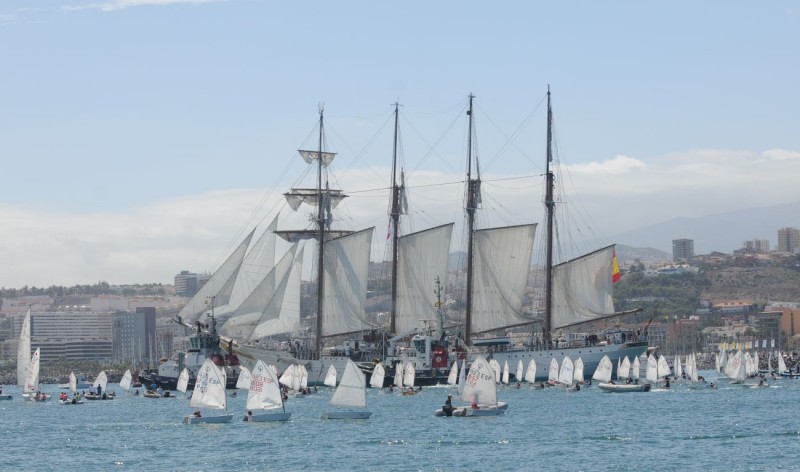 El Juan Sebasti�n Elcano recibe un homenaje en el V centenario de la primera vuelta al mundo