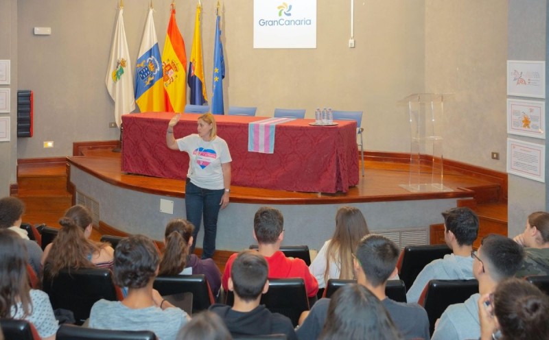 M�s de 200 estudiantes conocen la realidad trans en Maspalomas 