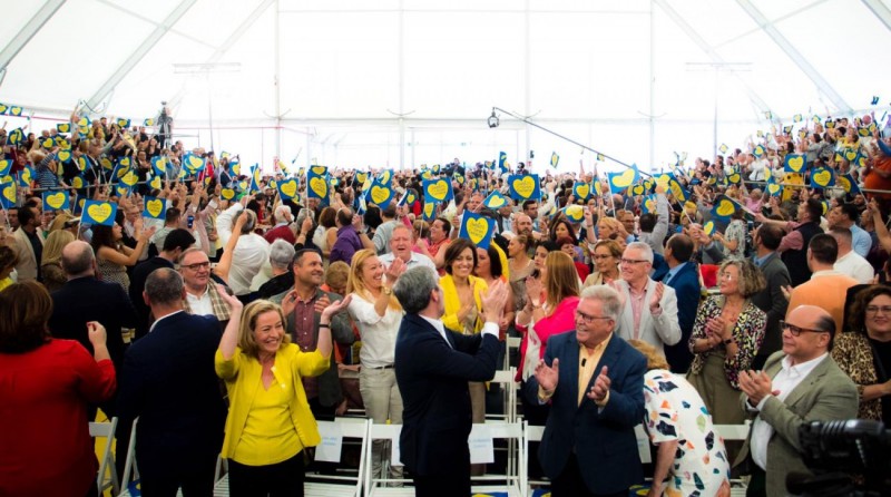 La alianza CC-UxGC presenta su candidatura ante m�s de 2.000 personas 