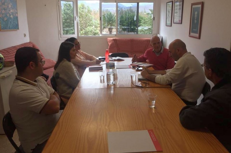 El PSOE de Santa Lucia apuesta por la realizaci�n de un estudio para mejorar el transporte 