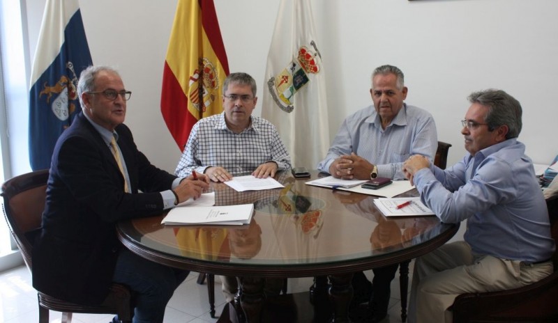 Tirajana autoriza el uso de zonas de carga y descarga a veh�culos de transporte menores de 2.000 kilos