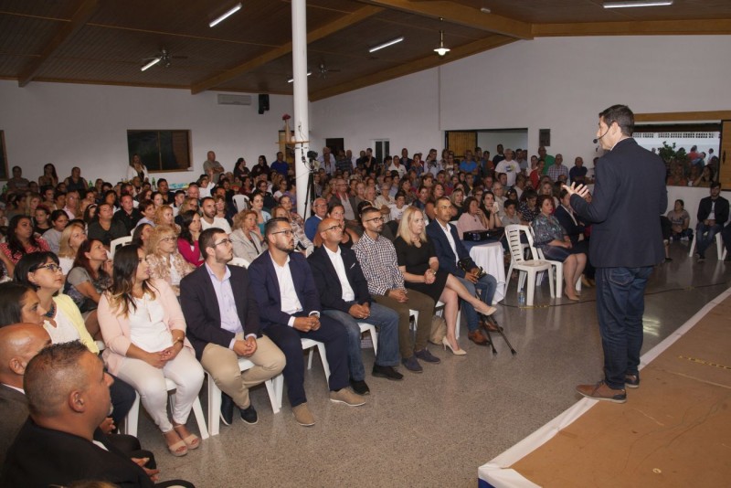 M�s de 600 personas asisten a la  presentaci�n del proyecto que pondr� en marcha Alejandro Marichal tras el 26M