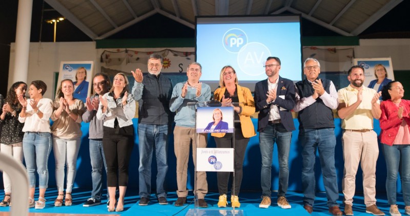 El Pajar se vuelca con Elena �lamo Vega, llena la plaza y alaba los logros de PP-AV 