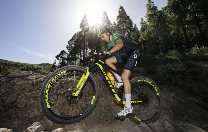 Francesc Guerra y Mar�a Callejas lideran la primera etapa de la Transgrancanaria Bike