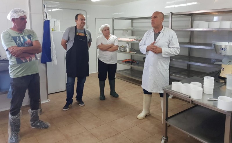 Ganaderos del Sur aprenden a hacer yogures y quesos de untar