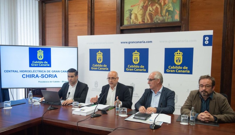 El Cabildo exige el soterramiento de las l�neas del proyecto Chira-Soria