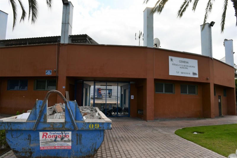 Mog�n renueva los vestuarios del campo de lucha canaria de Arguinegu�n