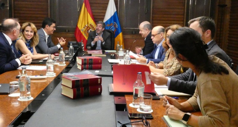 Canarias lidera la reduccin de la deuda pblica de las autonomas 