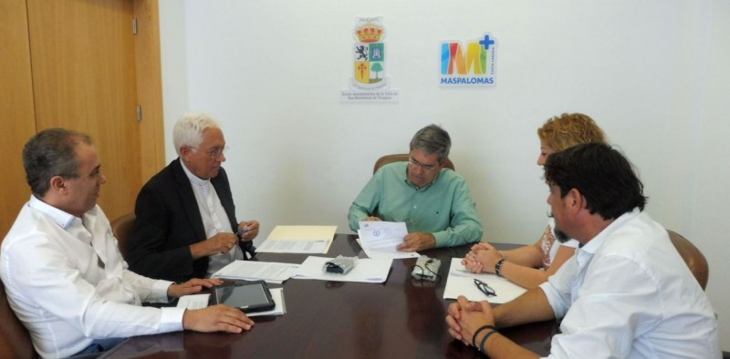 El Ayuntamiento y la Dicesis amplan la proteccin digital de los archivos parroquiales de Tirajana