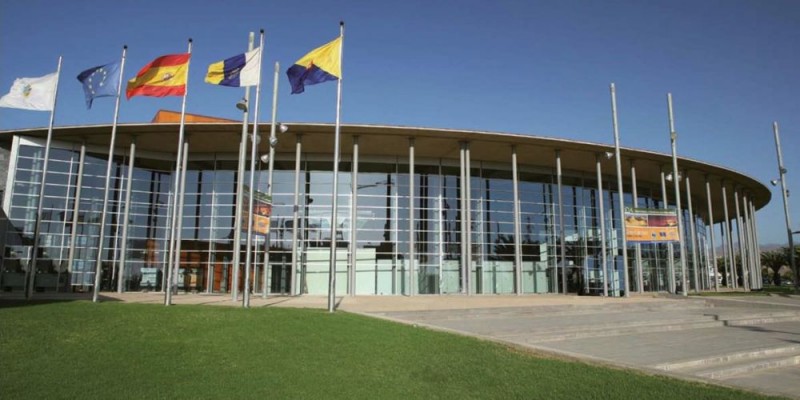 Expomeloneras organiza ExpoAgosto, la feria del Outlet  