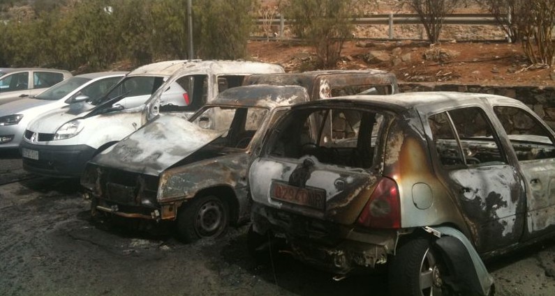 Queman seis coches en los aparcamientos del �guila Playa