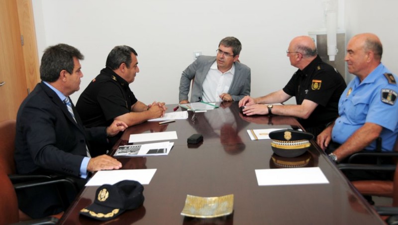 El Ayuntamiento y la Polic�a Nacional colaboran en la Operaci�n Verano 2012