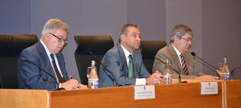 La rehabilitaci�n y modernizaci�n tur�stica une a todas las administraciones canarias