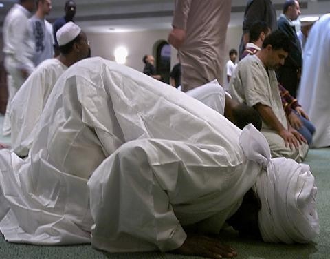 Cerca de 58.000 musulmanes inician este viernes el mes del Ramad�n