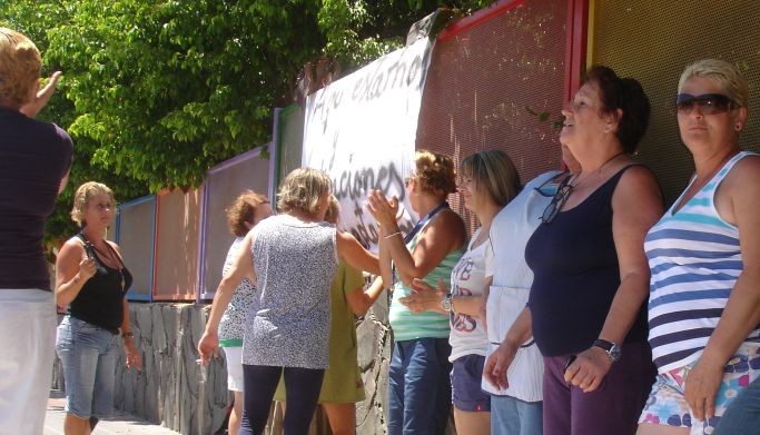 Protesta general en el ayuntamiento de San Bartolom� de Tirajana por los recortes