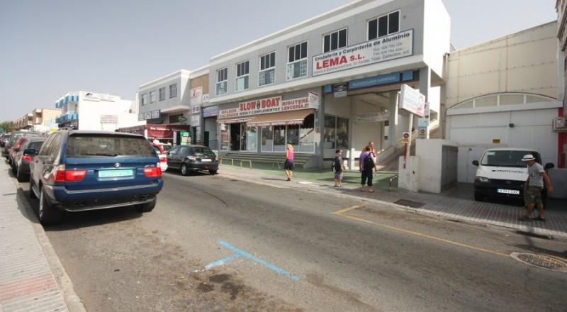 El Ayuntamiento inicia las obras para relanzar el comercio de Maspalomas