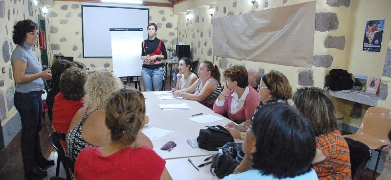 El Programa de Igualdad de Santa Lucia ofrece una decena de talleres l�dicos y formativos 
