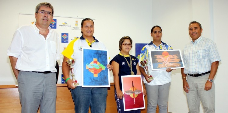 Marco Aurelio P�rez felicita los �xitos de tres deportistas del Castillo del Romeral